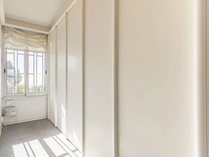 Villa elegante y privada con vistas al mar en entorno exclusivo en Castelldefels