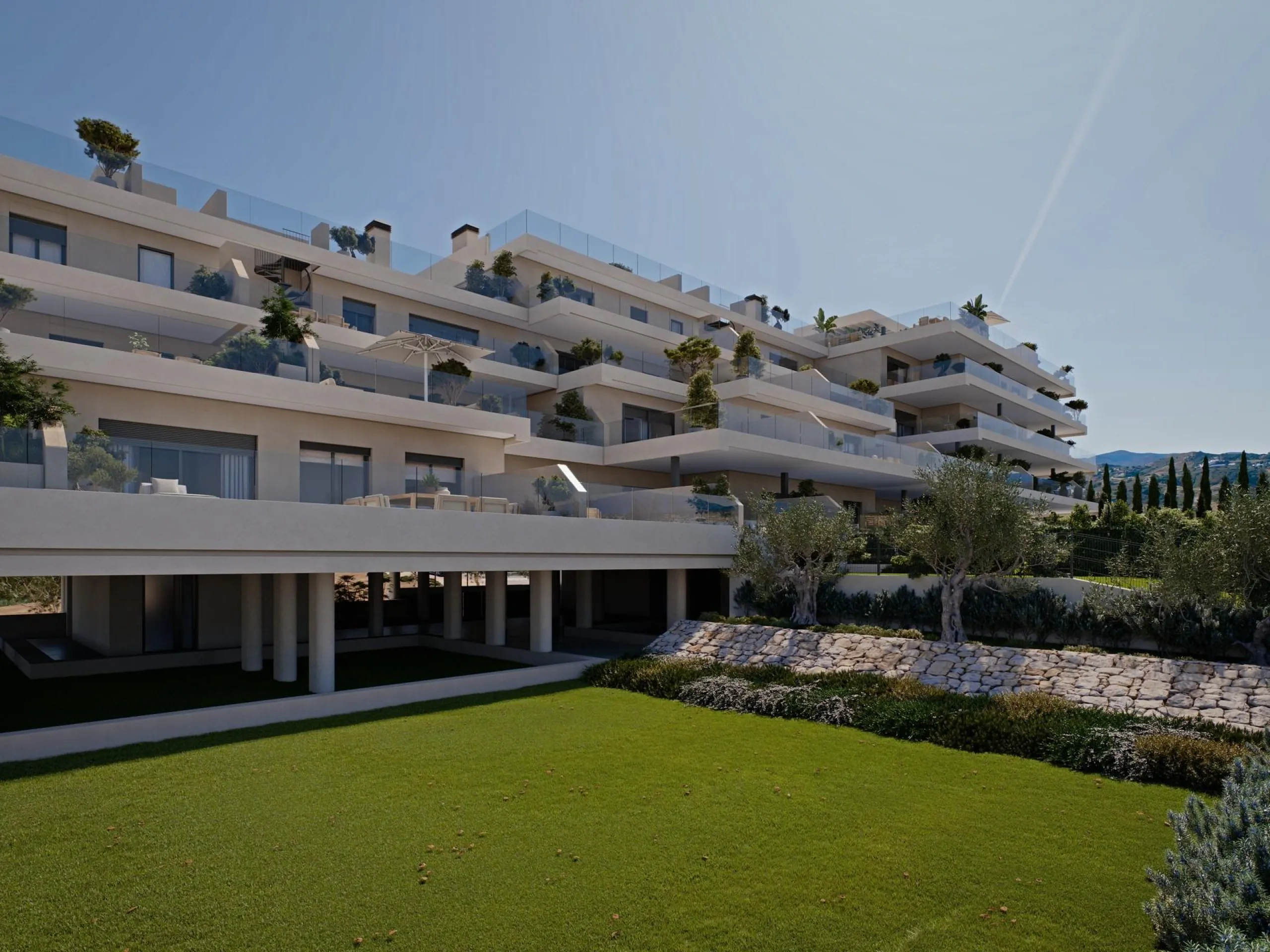 Your Luxury Oasis in Estepona on the Costa del Sol& & Prime Location on the Costa del Sol& & Nestled in the heart of Estepona, this exclusive boutique apartment complex offers an unparalleled living experience along Spain's stunning Costa del 