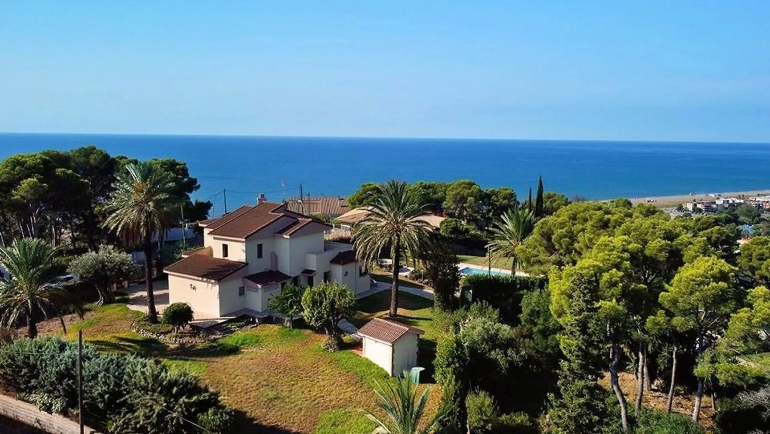 Casa exclusiva y privada con vistas panorámicas en Bellamar, Castelldefels