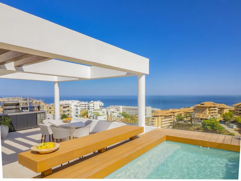 Luxurious New Build Townhouses with Sea Views in El Higuerón, Costa del Sol& & Exclusive 3- and 4-Bedroom Townhouses& & Discover a luxury lifestyle in the newly built 3- and 4-bedroom townhouses at El Higuerón, designed for those seeking high-
