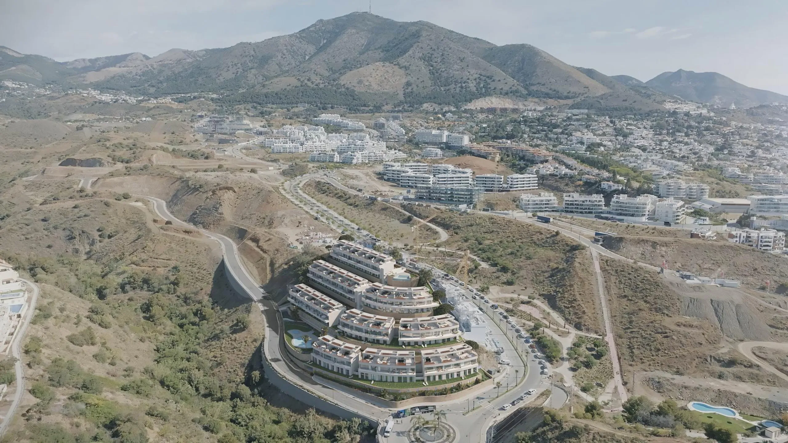 Luxurious New Build Townhouses with Sea Views in El Higuerón, Costa del Sol& & Exclusive 3- and 4-Bedroom Townhouses& & Discover a luxury lifestyle in the newly built 3- and 4-bedroom townhouses at El Higuerón, designed for those seeking high-