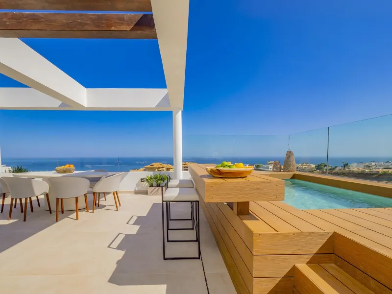 Luxurious New Build Townhouses with Sea Views in El Higuerón, Costa del Sol& & Exclusive 3- and 4-Bedroom Townhouses& & Discover a luxury lifestyle in the newly built 3- and 4-bedroom townhouses at El Higuerón, designed for those seeking high-