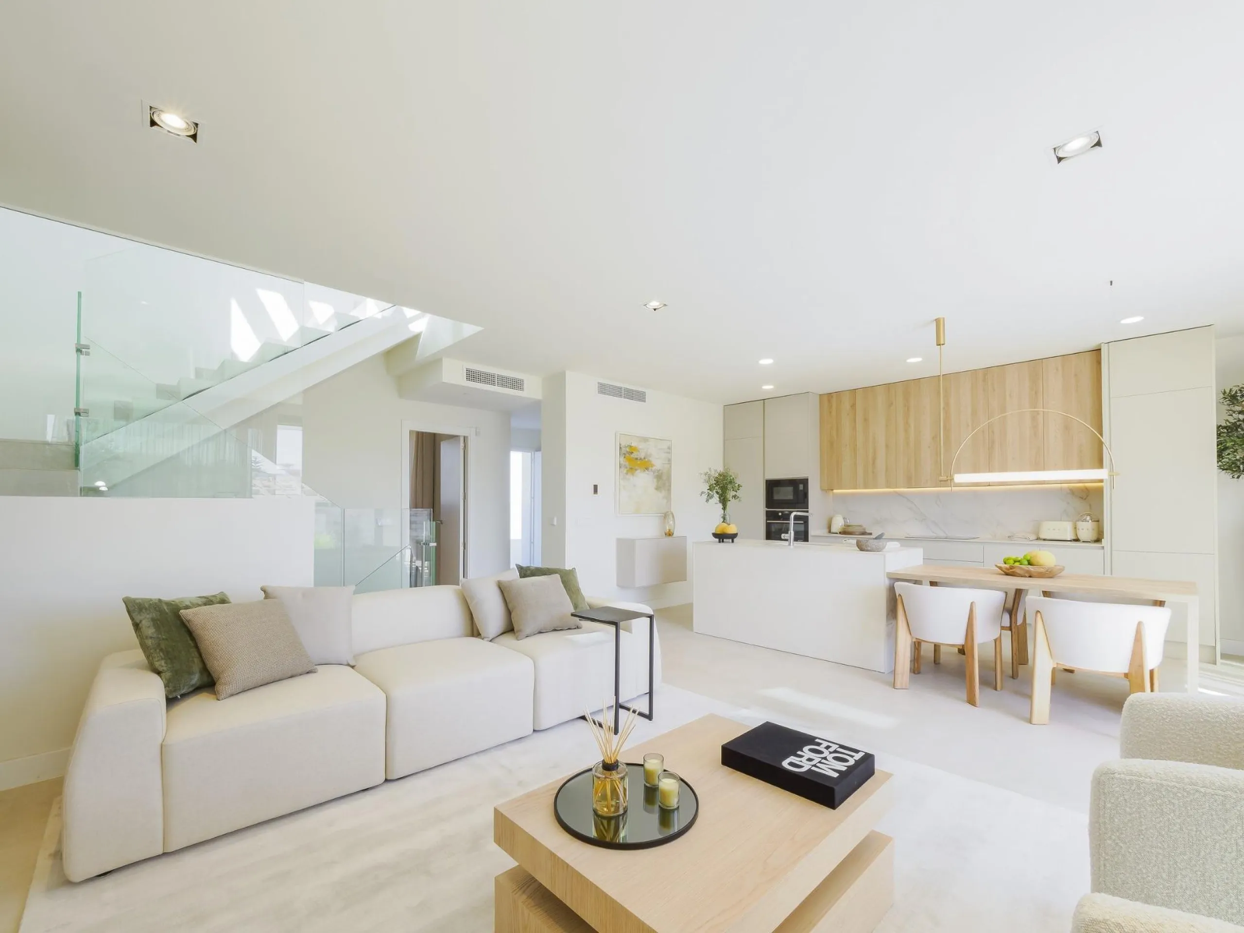 Luxurious New Build Townhouses with Sea Views in El Higuerón, Costa del Sol& & Exclusive 3- and 4-Bedroom Townhouses& & Discover a luxury lifestyle in the newly built 3- and 4-bedroom townhouses at El Higuerón, designed for those seeking high-