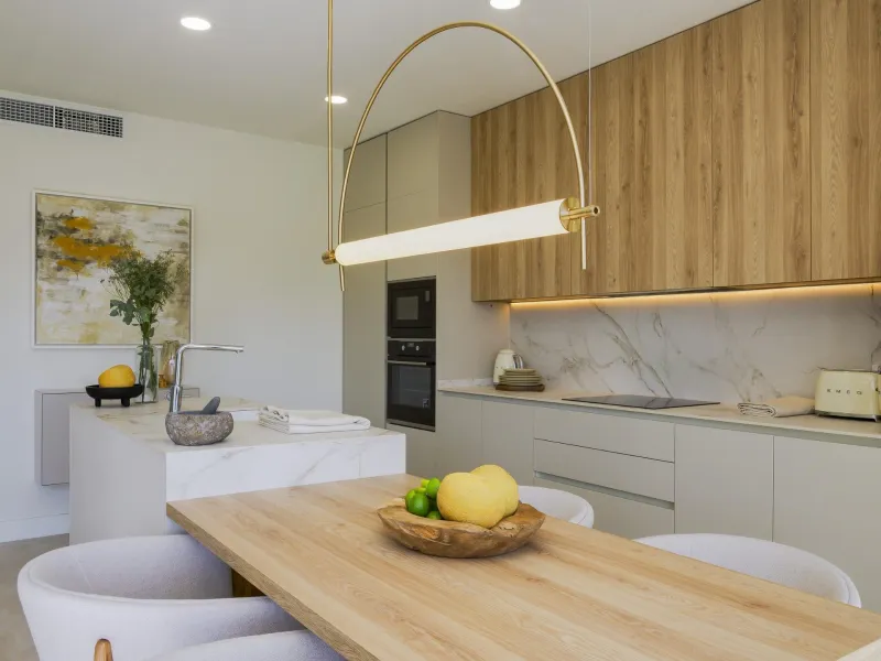 Luxurious New Build Townhouses with Sea Views in El Higuerón, Costa del Sol& & Exclusive 3- and 4-Bedroom Townhouses& & Discover a luxury lifestyle in the newly built 3- and 4-bedroom townhouses at El Higuerón, designed for those seeking high-
