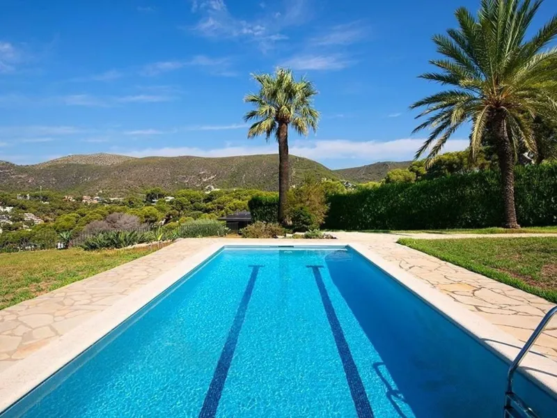 Casa exclusiva y privada con vistas panorámicas en Bellamar, Castelldefels