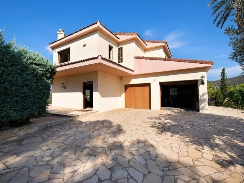 Casa exclusiva y privada con vistas panorámicas en Bellamar, Castelldefels