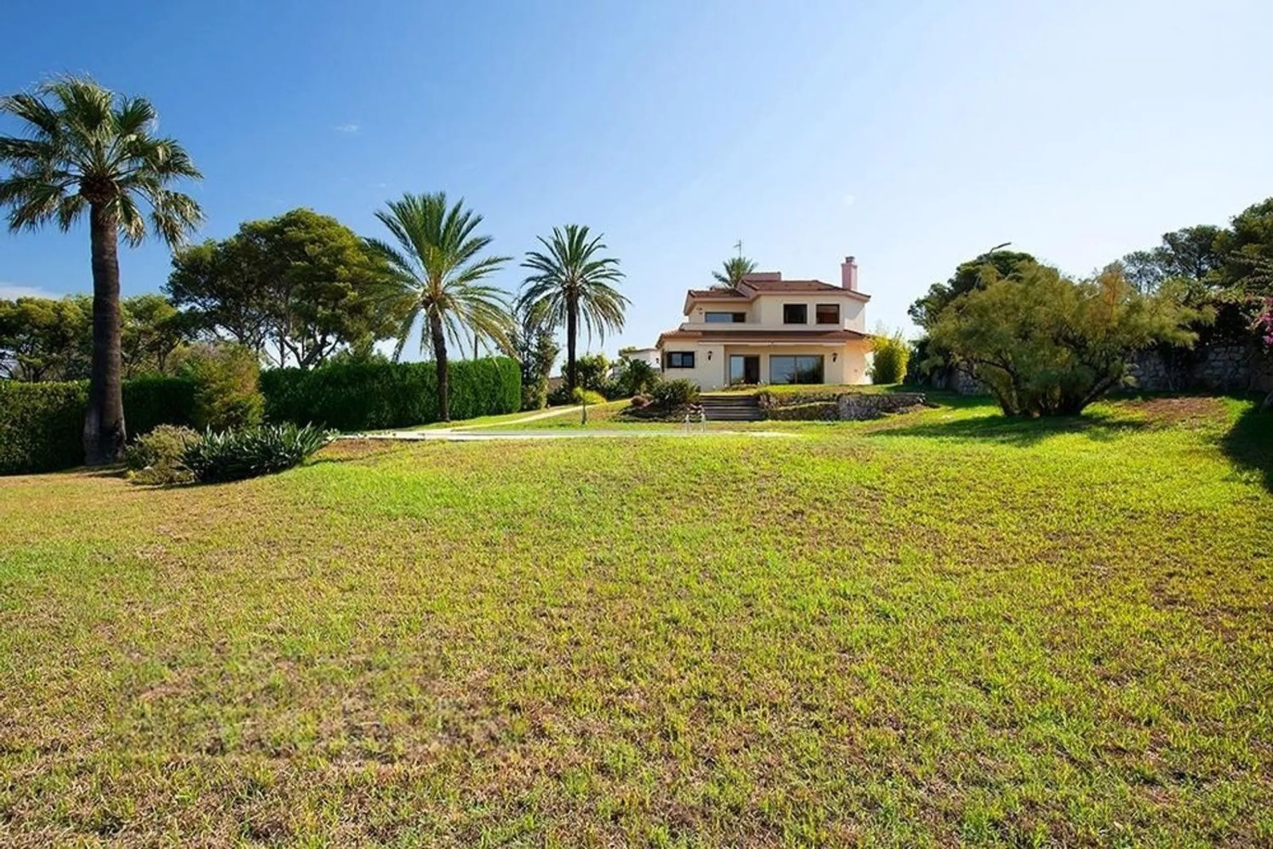 Casa exclusiva y privada con vistas panorámicas en Bellamar, Castelldefels