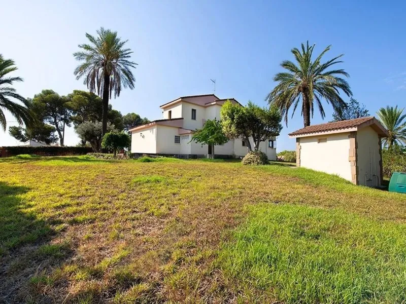 Casa exclusiva y privada con vistas panorámicas en Bellamar, Castelldefels