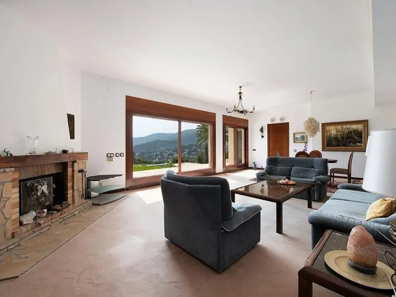 Casa exclusiva y privada con vistas panorámicas en Bellamar, Castelldefels