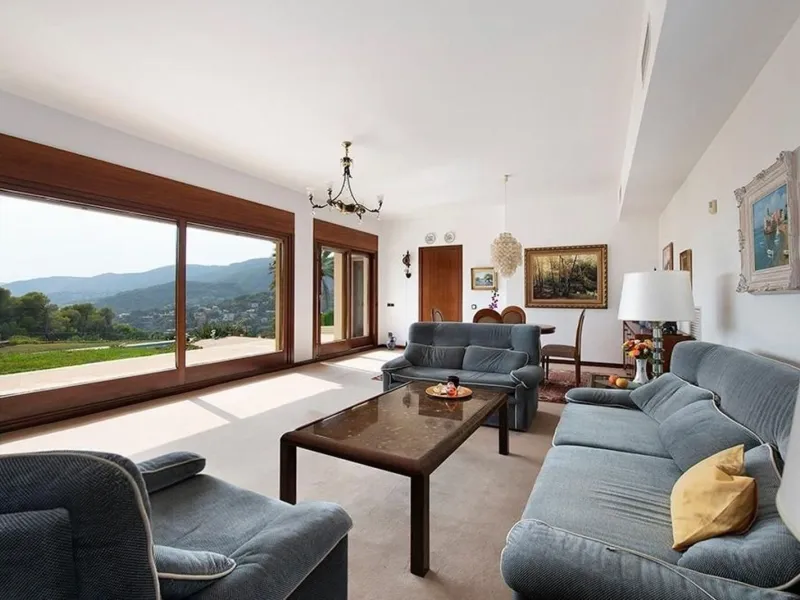 Casa exclusiva y privada con vistas panorámicas en Bellamar, Castelldefels