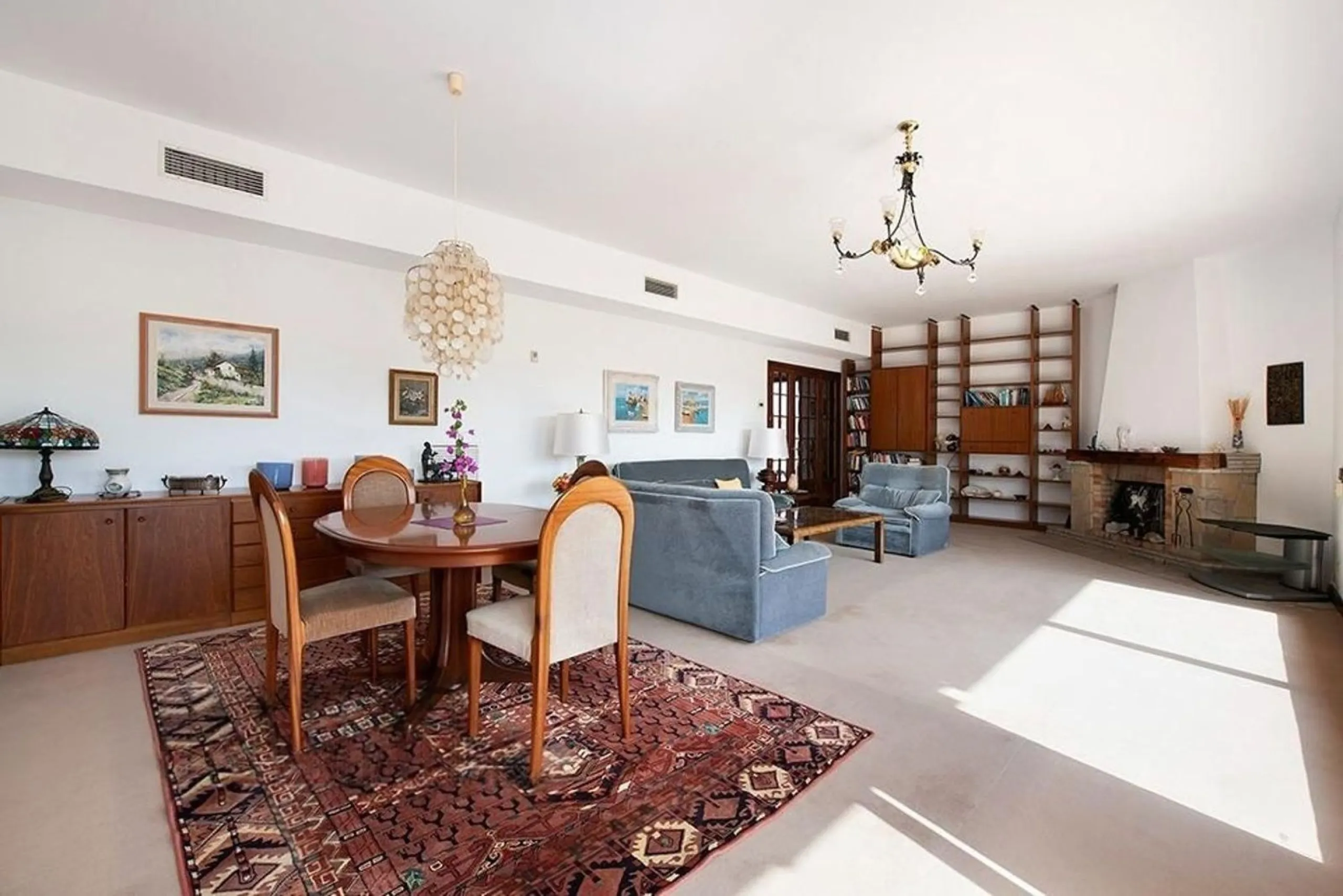 Casa exclusiva y privada con vistas panorámicas en Bellamar, Castelldefels