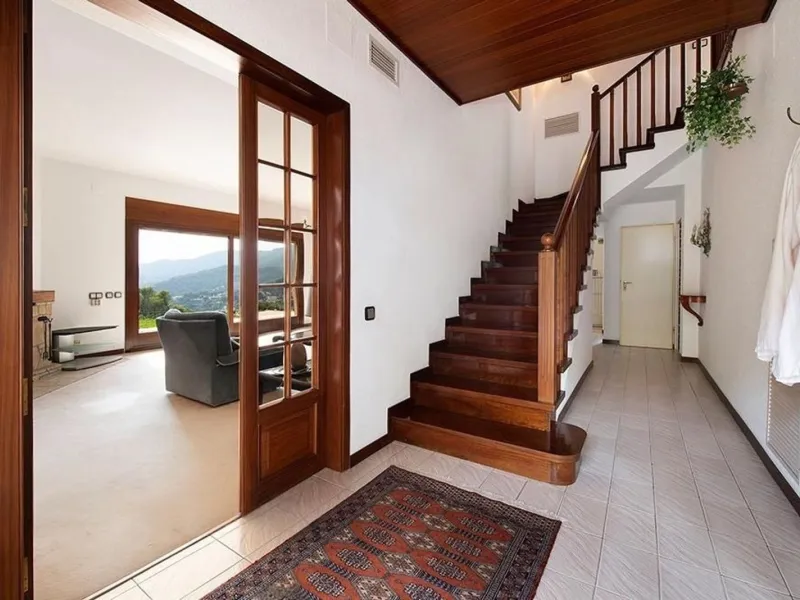 Casa exclusiva y privada con vistas panorámicas en Bellamar, Castelldefels