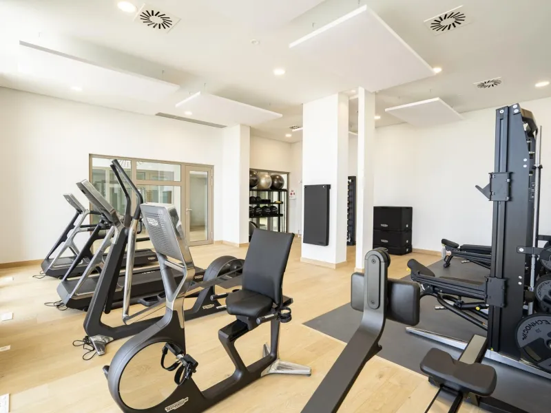 Luxury Living in the Marbella-Benahavís Hills: A Boutique Residential Community& & Prime Location Between Marbella and Benahavís& Nestled between the iconic towns of Marbella and Benahavís, this boutique residential community offers unparalleled 