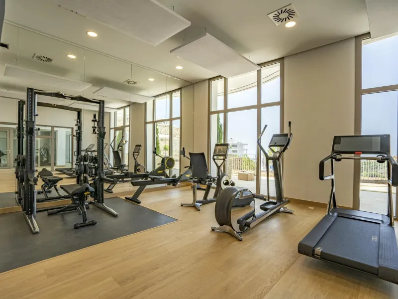Luxury Living in the Marbella-Benahavís Hills: A Boutique Residential Community& & Prime Location Between Marbella and Benahavís& Nestled between the iconic towns of Marbella and Benahavís, this boutique residential community offers unparalleled 