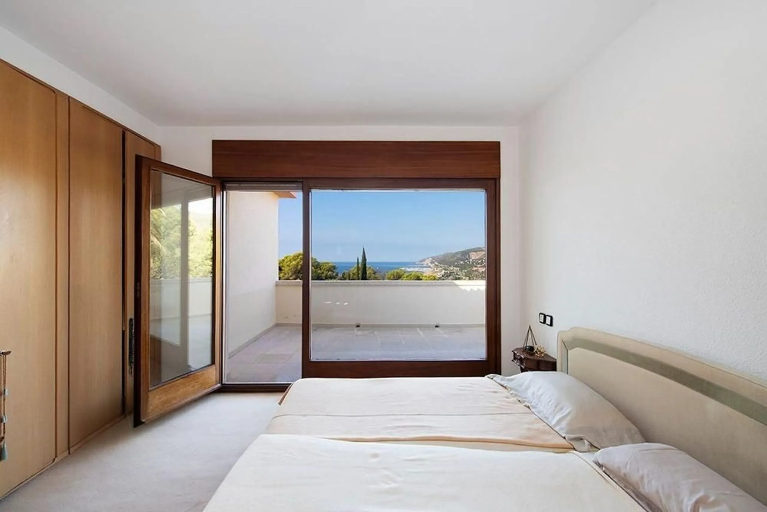 Casa exclusiva y privada con vistas panorámicas en Bellamar, Castelldefels
