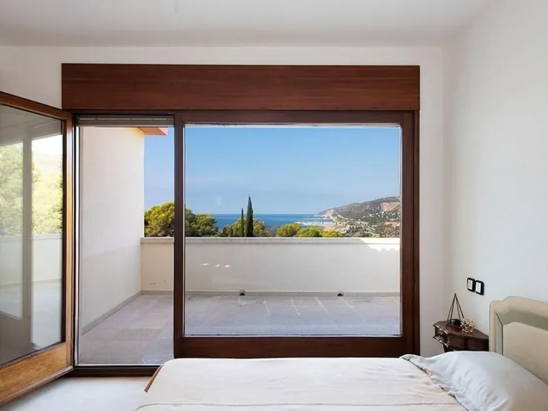 Casa exclusiva y privada con vistas panorámicas en Bellamar, Castelldefels