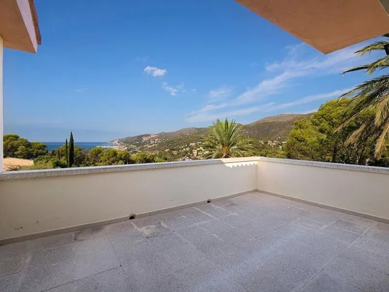 Casa exclusiva y privada con vistas panorámicas en Bellamar, Castelldefels