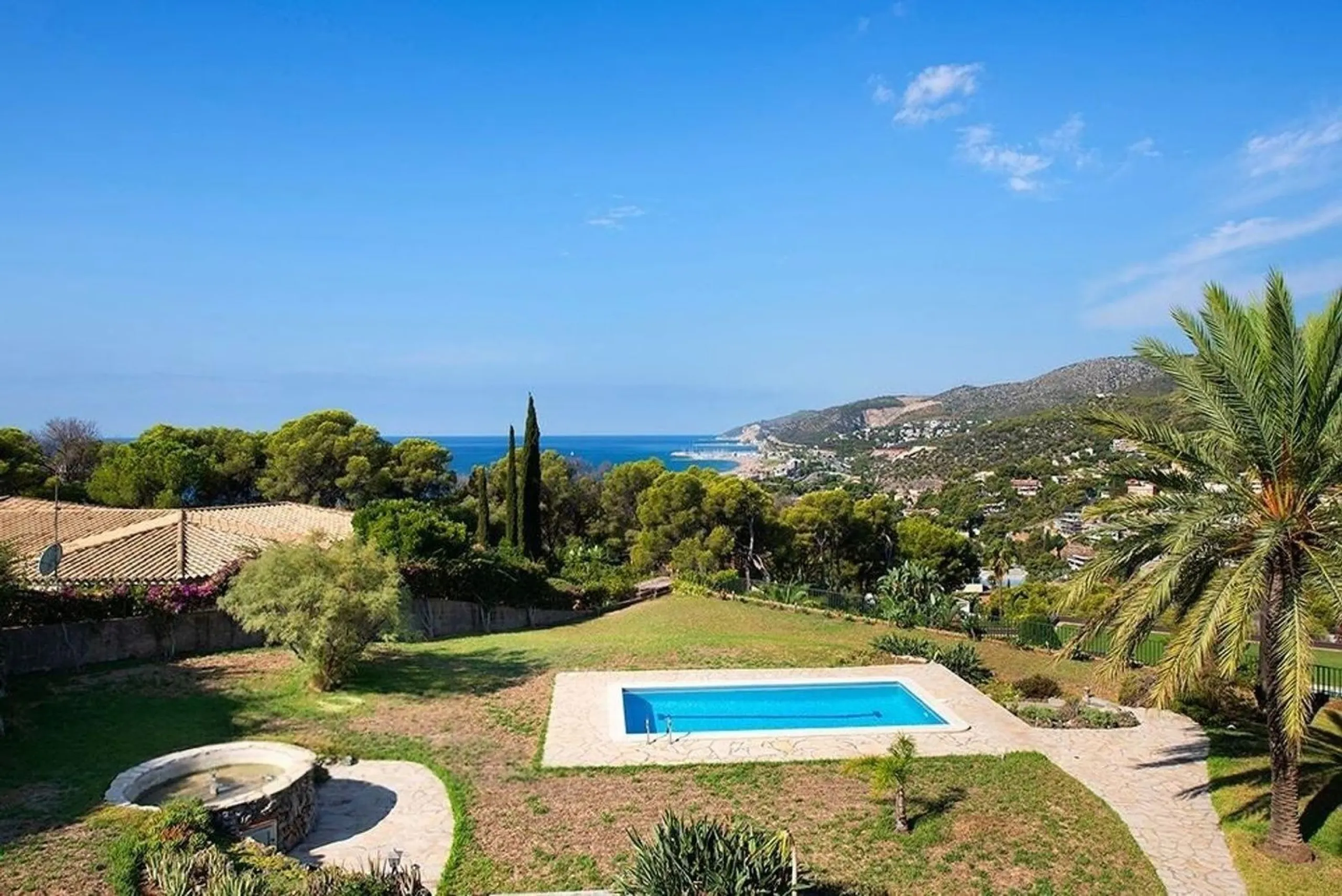 Casa exclusiva y privada con vistas panorámicas en Bellamar, Castelldefels