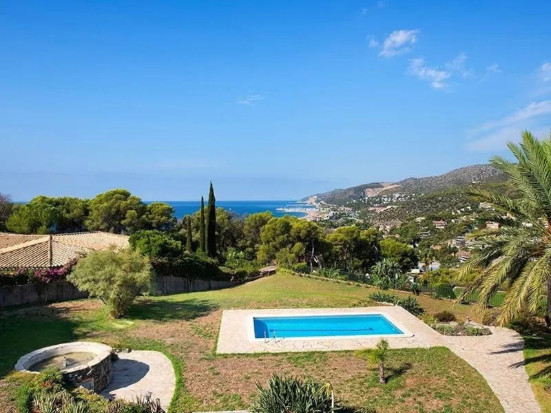 Casa exclusiva y privada con vistas panorámicas en Bellamar, Castelldefels