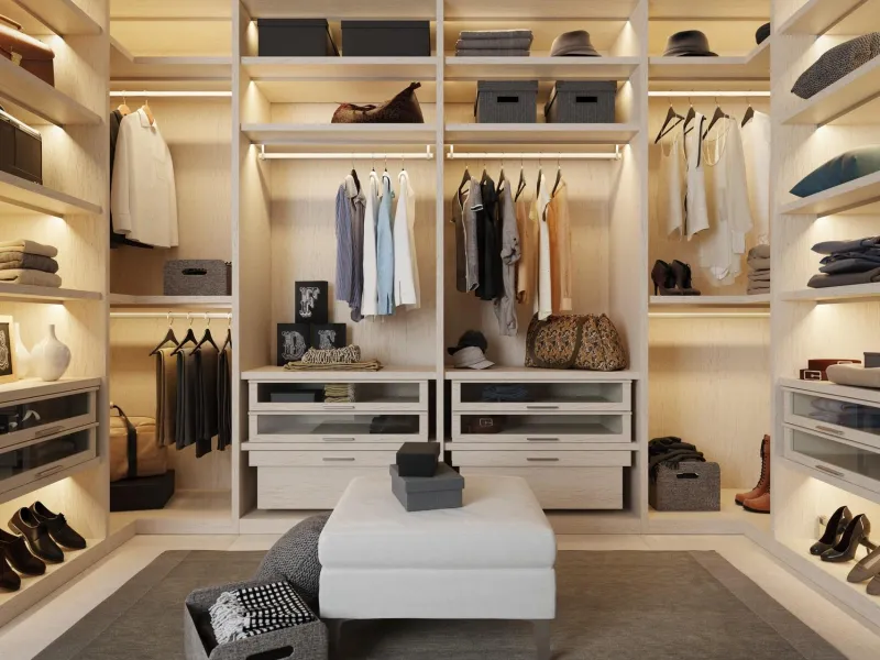 Luxury Living in the Marbella-Benahavís Hills: A Boutique Residential Community& & Prime Location Between Marbella and Benahavís& Nestled between the iconic towns of Marbella and Benahavís, this boutique residential community offers unparalleled 