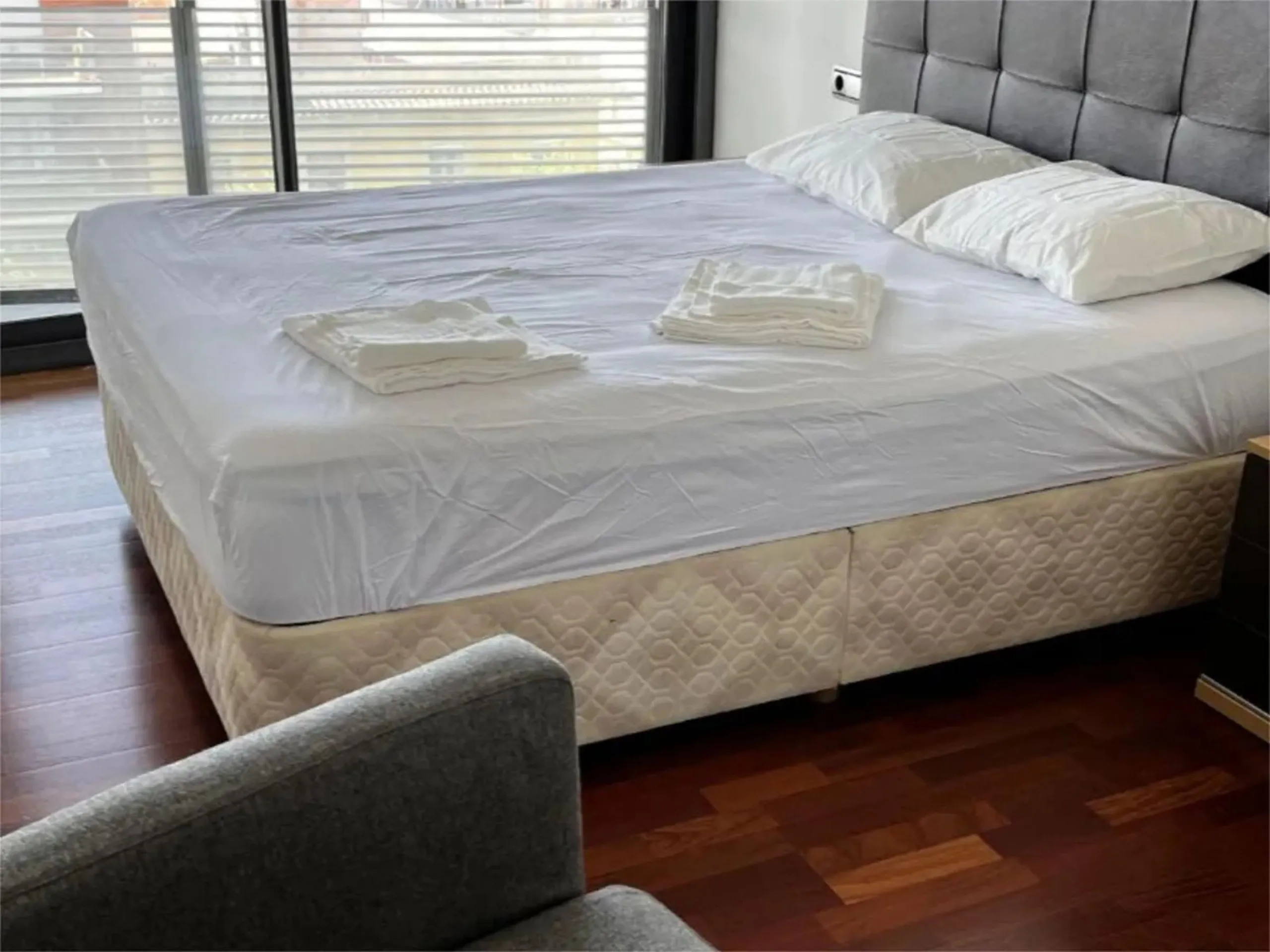 Modern Apartment with Views of Parc Central del Poblenou, Barcelona