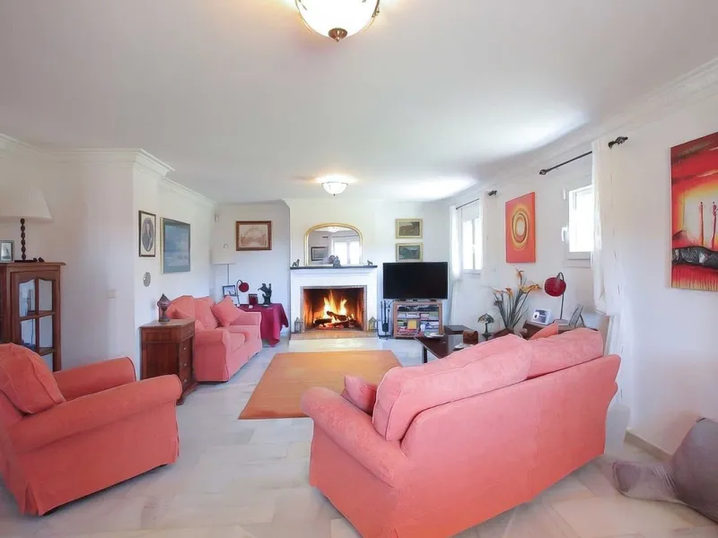 Wunderschöne freistehende Villa in Estepona