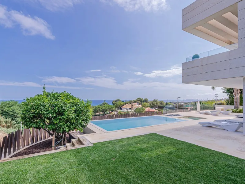 Modern Luxury Villa with Sea and Barcelona Views in Teia, Maresme