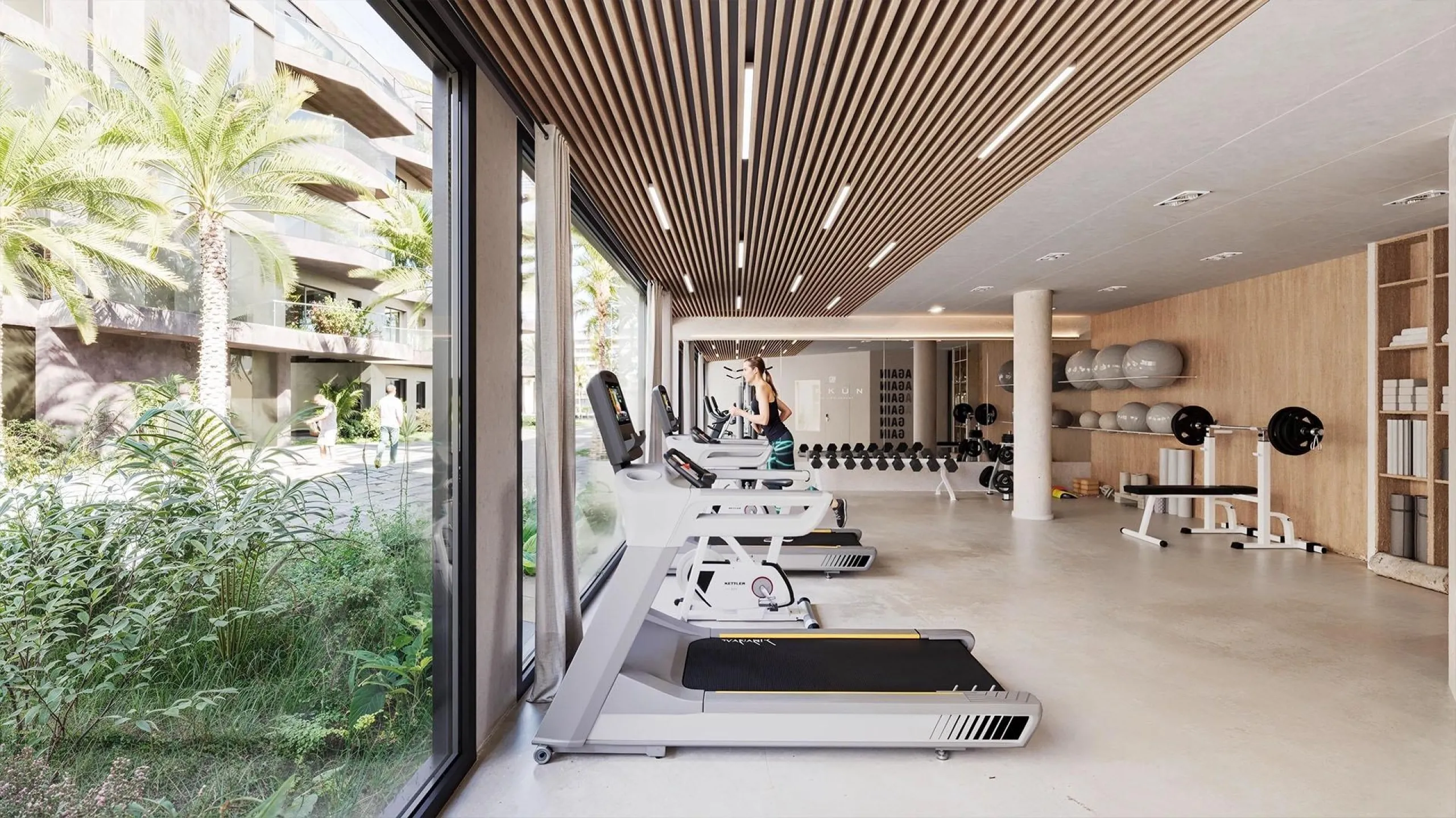 Exclusive Residencial in Las Lagunas de Mijas - Luxury and Comfort on the Costa del Sol& & A New Development in a Strategic Location& Located in Las Lagunas de Mijas, this exclusive residential complex redefines the concept of home, offering an e