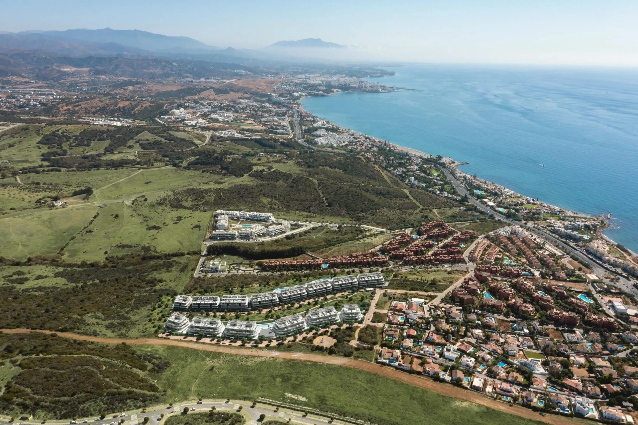 New Build Residential Complex near Estepona – Modern Living by the Sea& & Contemporary Apartments in a Privileged Natural Setting& Welcome to this exclusive new build residential complex in Buenas Noches, Estepona, perfectly located just 700 mete