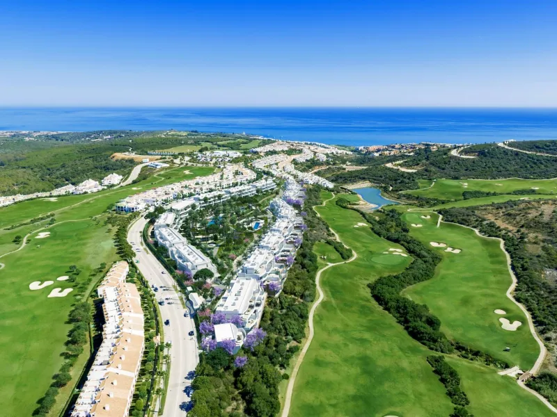 NEW BUILD RESIDENTIAL COMPLEX IN ALCAIDESA& & New Build residential complex is perfectly integrates the green areas and gardens with the residential areas in Alcaidesa, San Roque.& & New Build residential complex offers contemporary accommodat