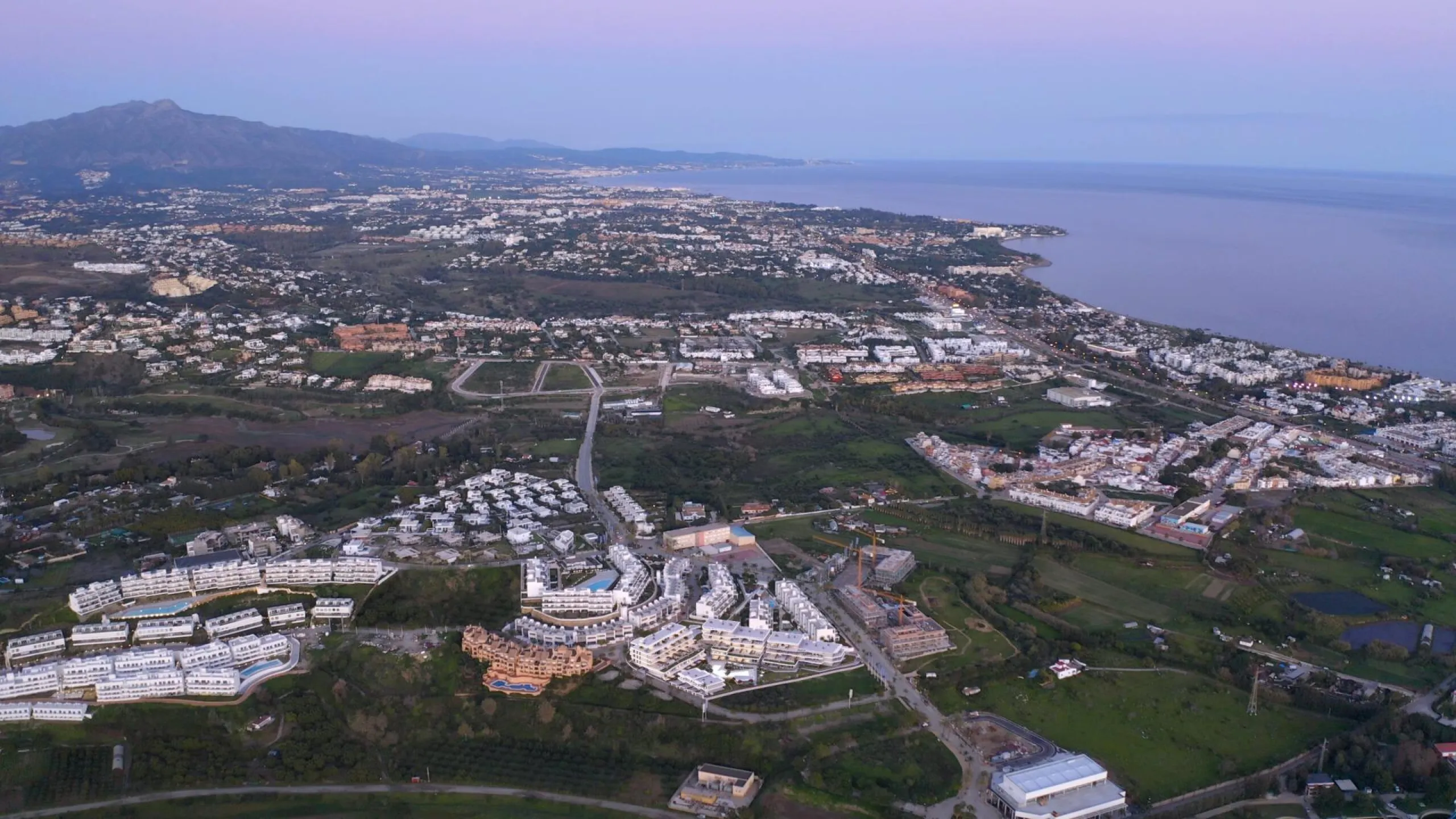 New Build Apartments in Cancelada, Estepona – Luxury and Nature on the New Golden Mile& & Exclusive Residential Development with Mediterranean Views& Discover this new build development located in Cancelada, one of the most sought-after areas of 