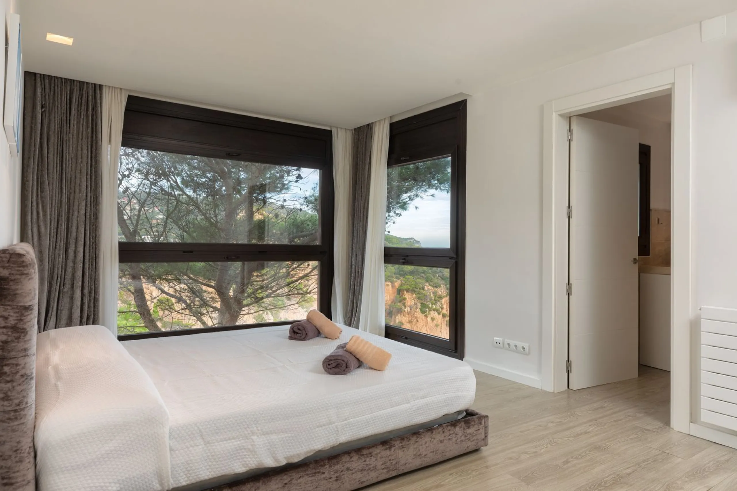 Exclusive panoramic villa in Aiguablava, Costa Brava
