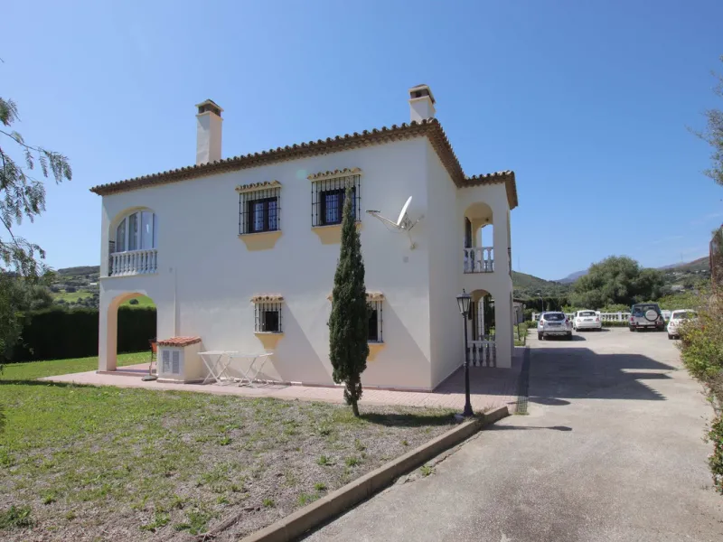 Wunderschöne freistehende Villa in Estepona