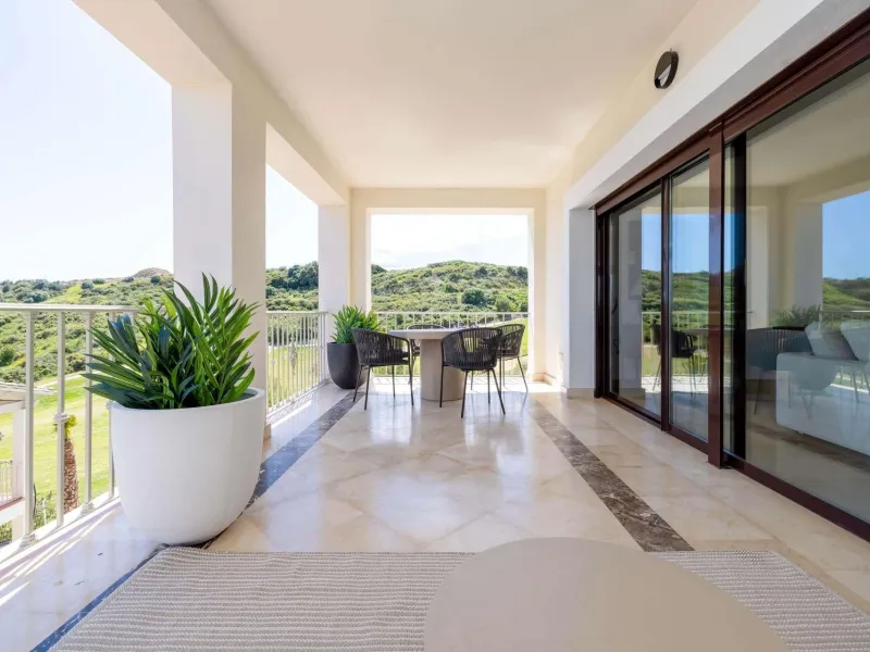 Modern Mediterranean Homes with Sea and Golf Views in Estepona, Costa del Sol& & Exclusive New Development in a Prime Location& Discover an exceptional opportunity to live in the heart of the Costa del Sol, in one of the most promising residentia