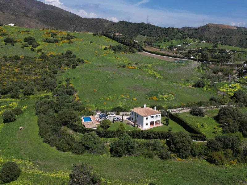 Wunderschöne freistehende Villa in Estepona