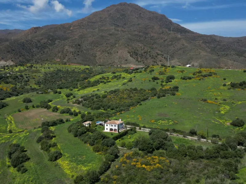 Wunderschöne freistehende Villa in Estepona