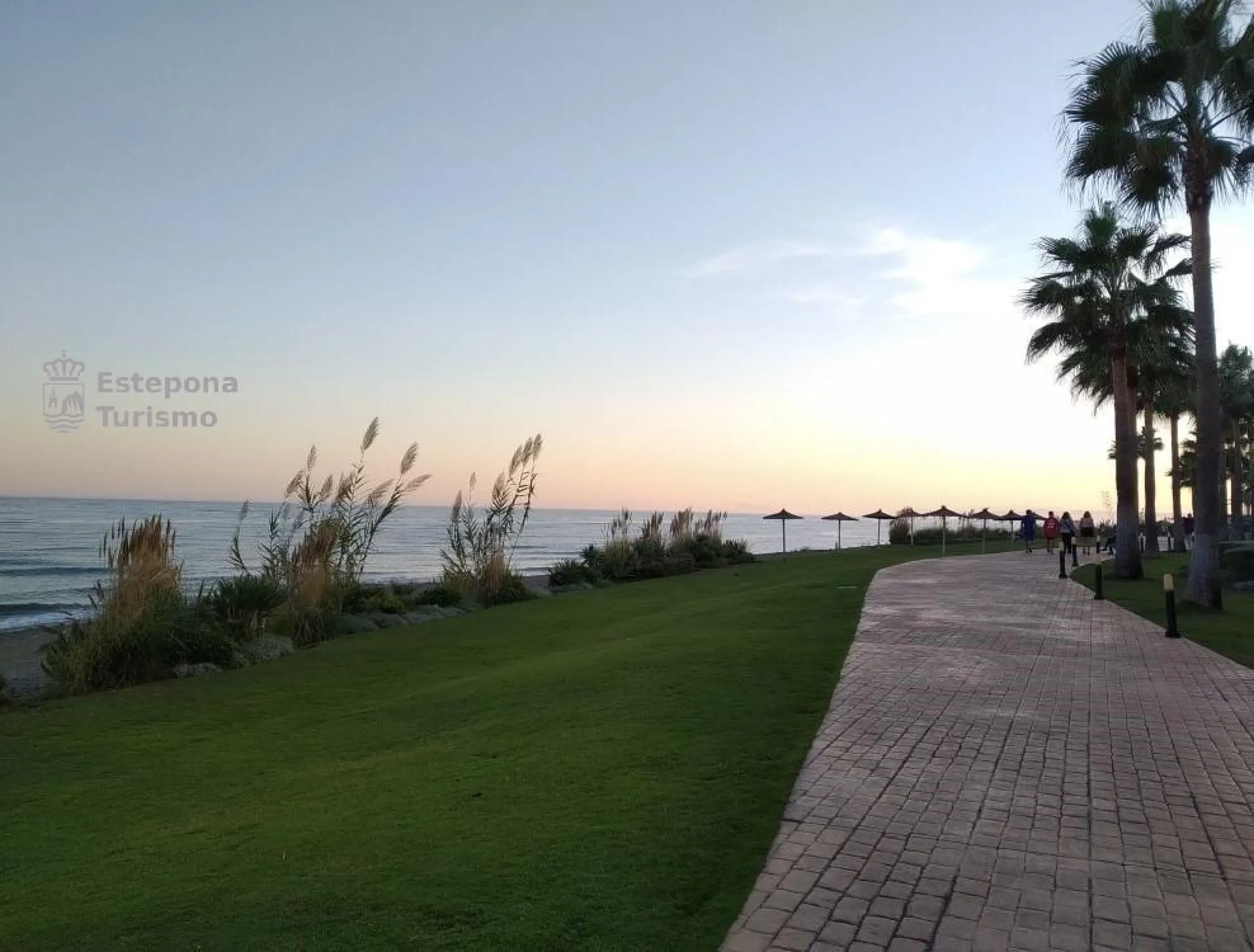 New Build Apartments in Estepona: Luxury and Comfort on the Costa del Sol& & Exclusive homes just a few metres from the sea& Discover this exclusive residential complex in the heart of Estepona, a unique opportunity to enjoy the vibrant coastal l