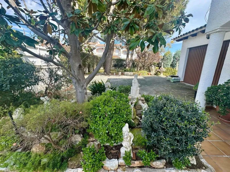 Bright and peaceful villa in Els Massos de Coma-ruga
