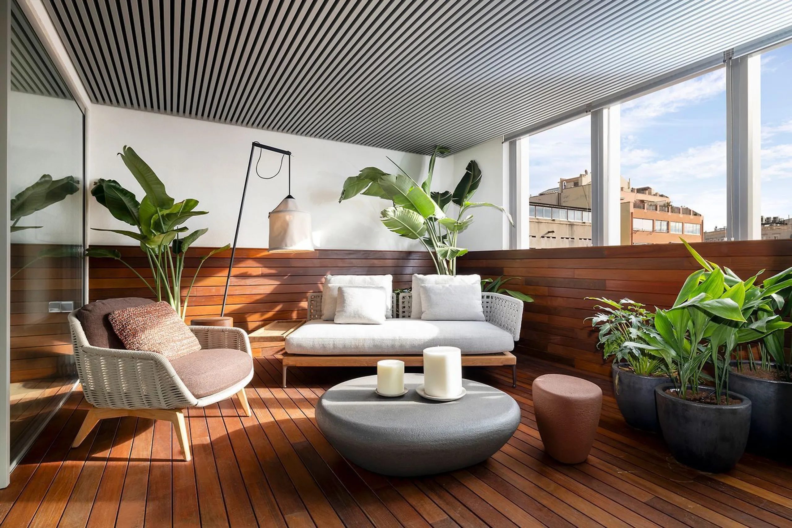 Elegant Designer Apartment with Terrace Next to Rambla Catalunya, Barcelona