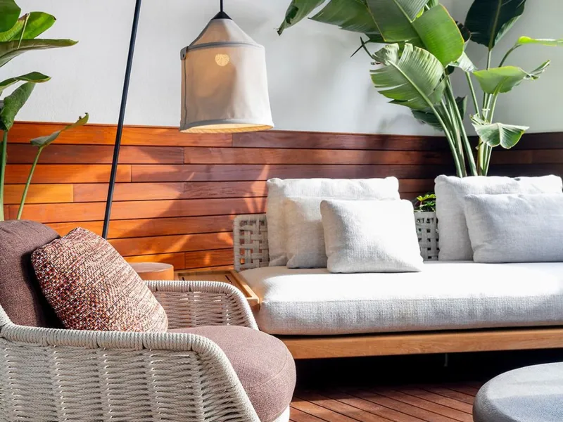 Elegant Designer Apartment with Terrace Next to Rambla Catalunya, Barcelona