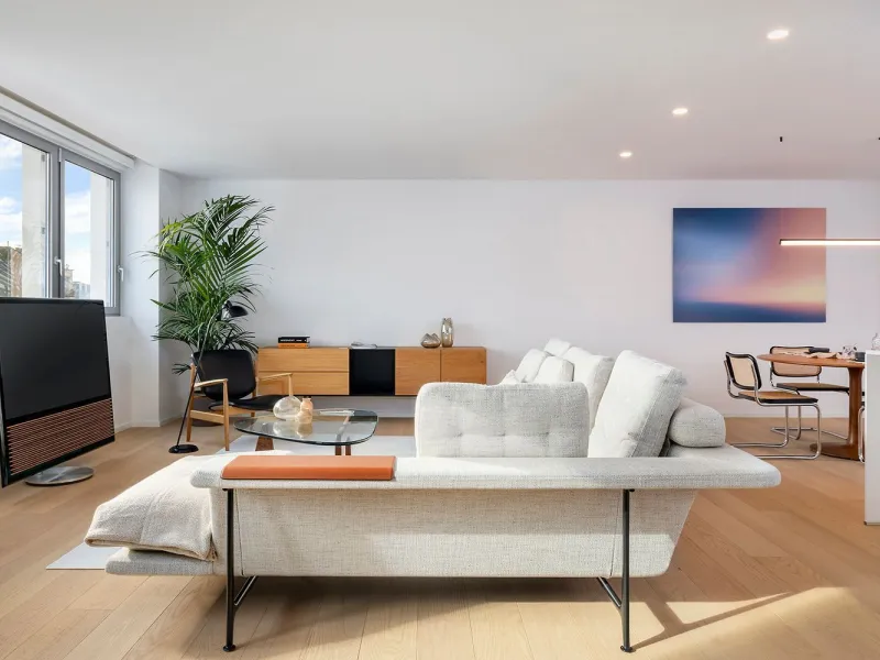 Elegant Designer Apartment with Terrace Next to Rambla Catalunya, Barcelona