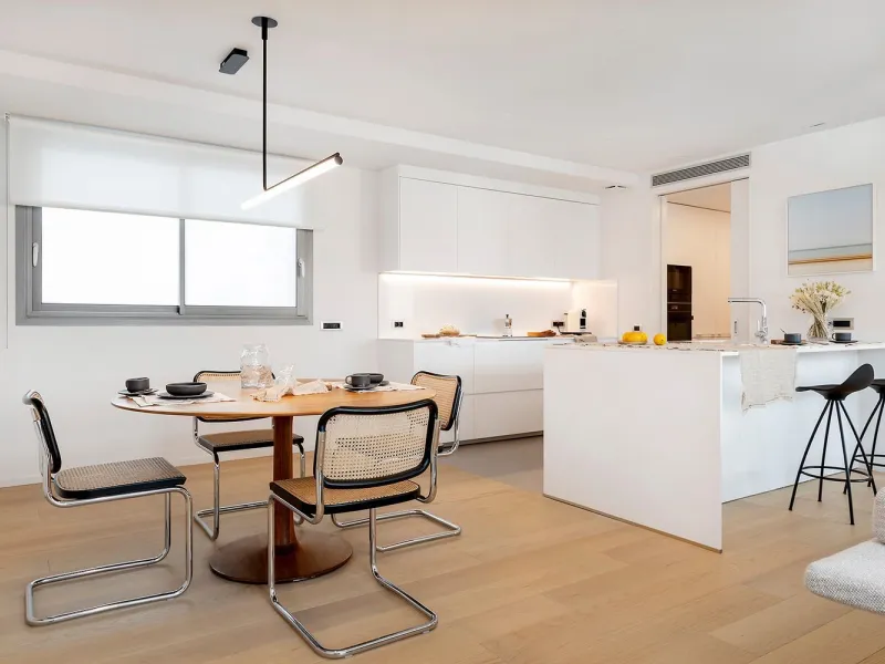 Elegant Designer Apartment with Terrace Next to Rambla Catalunya, Barcelona