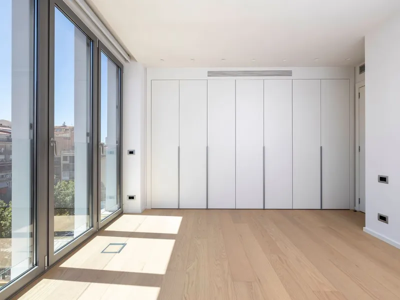 Elegant Designer Apartment with Terrace Next to Rambla Catalunya, Barcelona