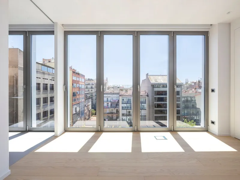Elegant Designer Apartment with Terrace Next to Rambla Catalunya, Barcelona