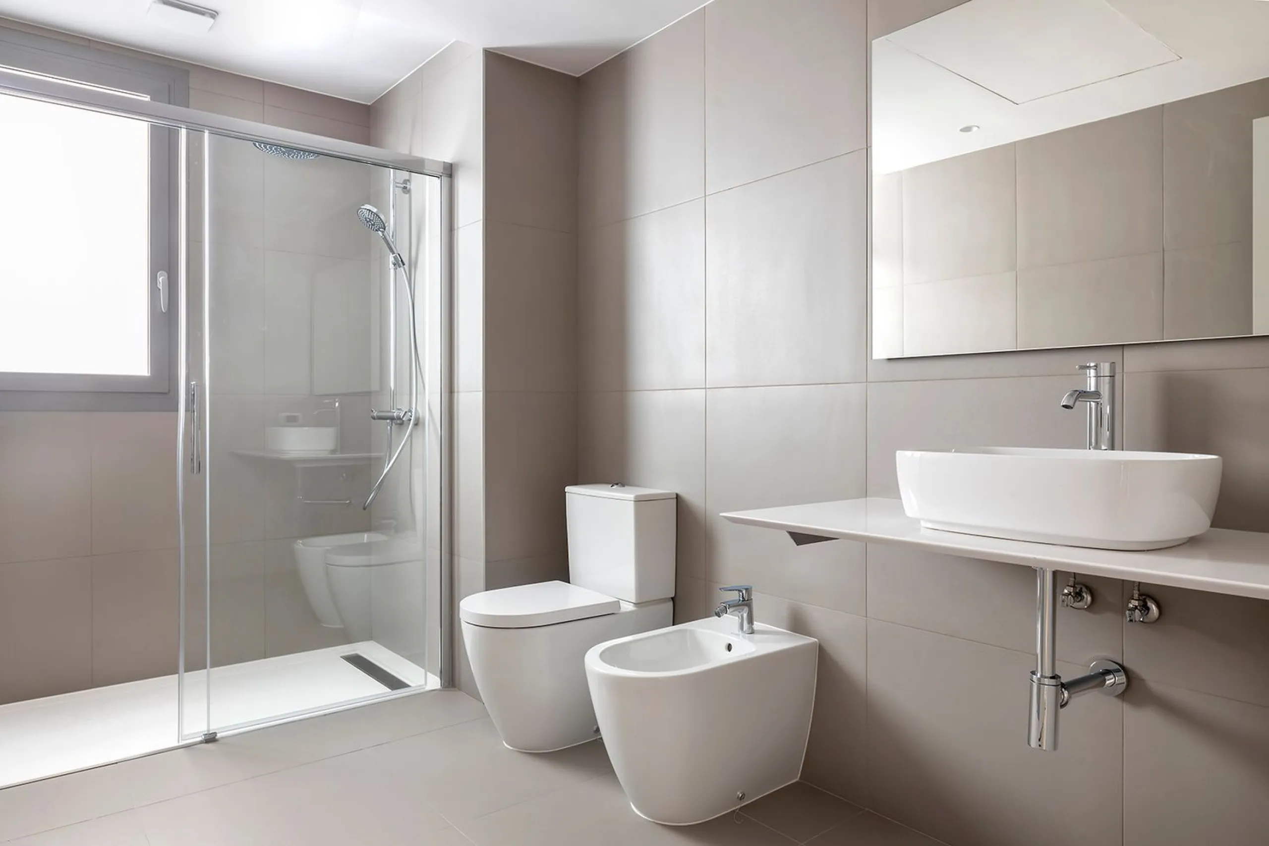 Elegant Designer Apartment with Terrace Next to Rambla Catalunya, Barcelona