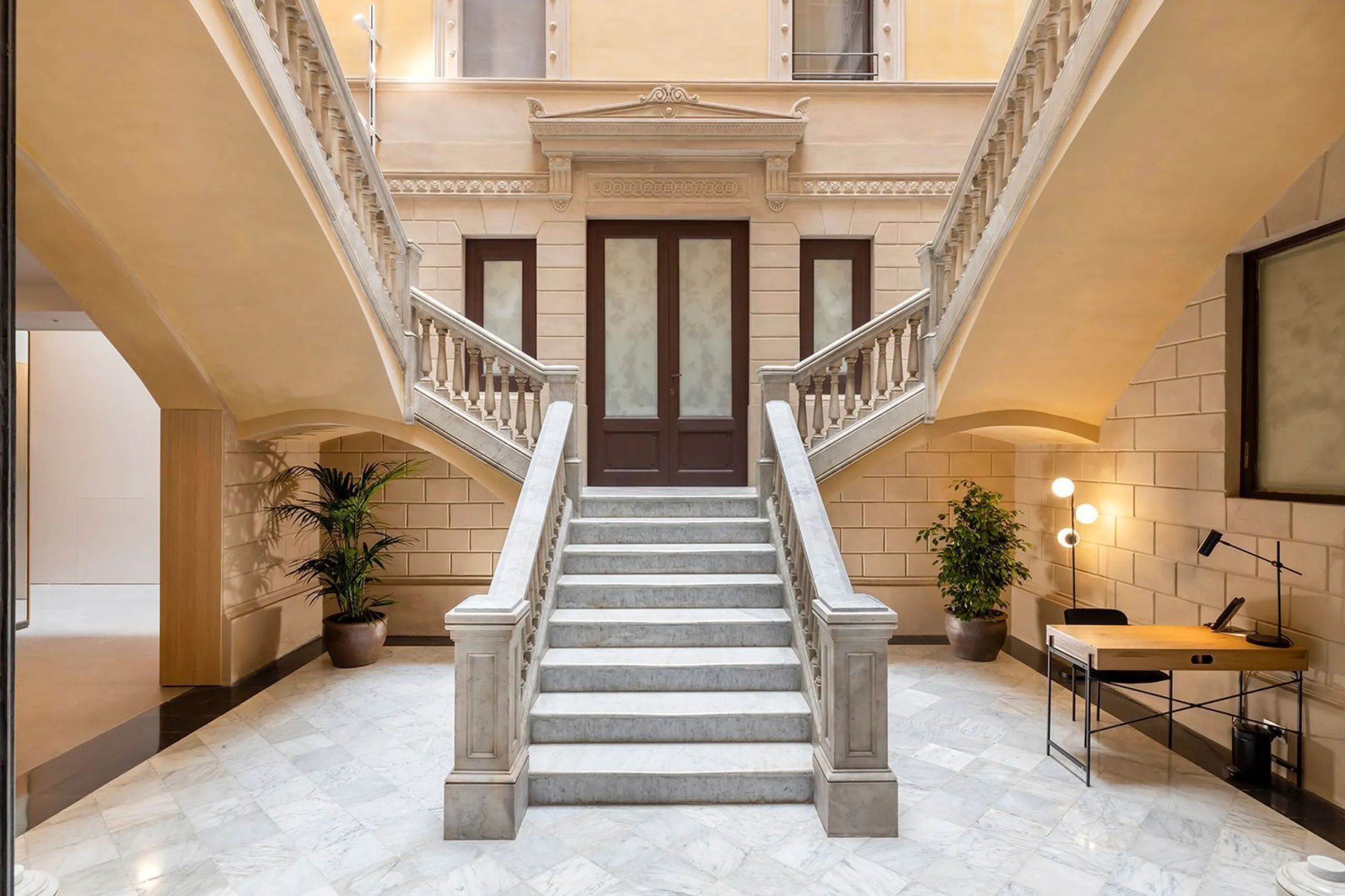 Elegant Designer Apartment with Terrace Next to Rambla Catalunya, Barcelona
