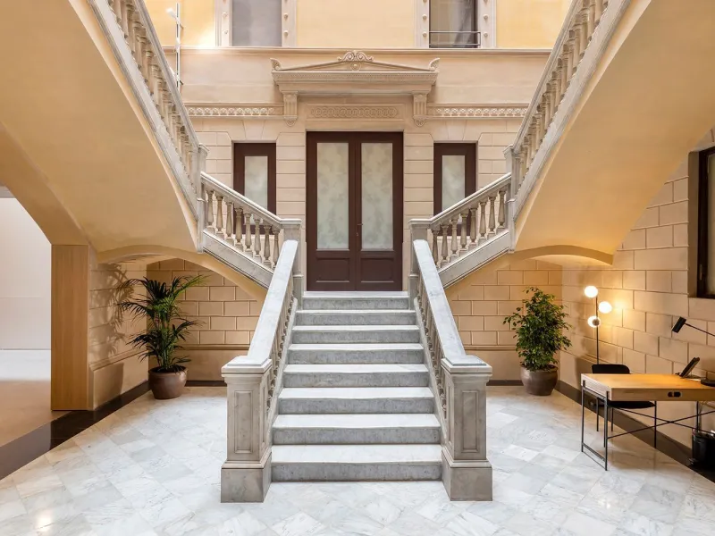 Elegant Designer Apartment with Terrace Next to Rambla Catalunya, Barcelona