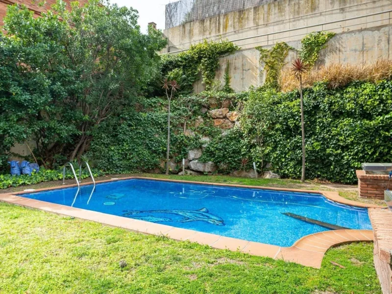Exclusive Villa with Private Pool in Esplugues de Llobregat, Barcelona