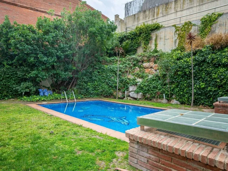 Exclusive Villa with Private Pool in Esplugues de Llobregat, Barcelona