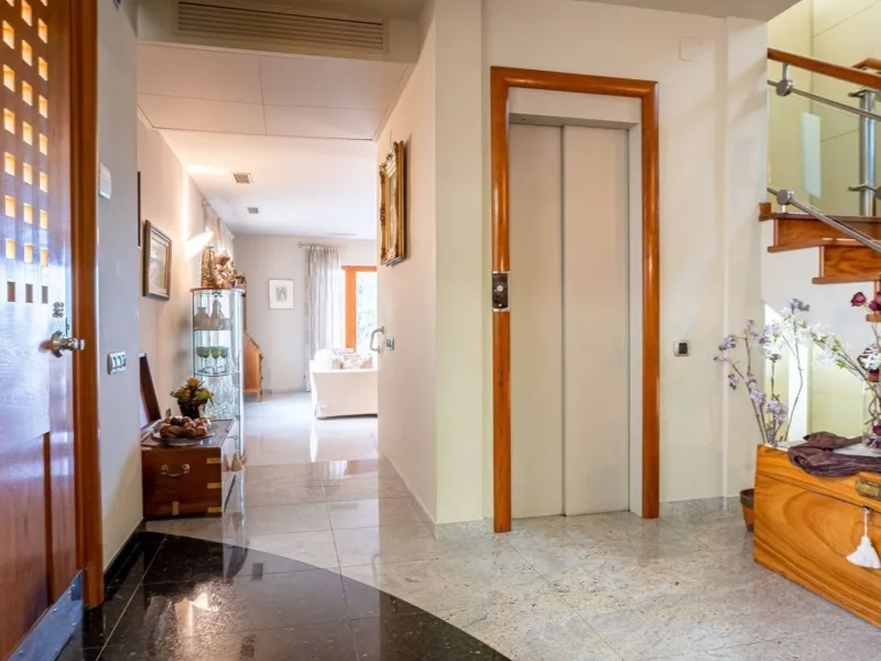 Exclusive Villa with Private Pool in Esplugues de Llobregat, Barcelona